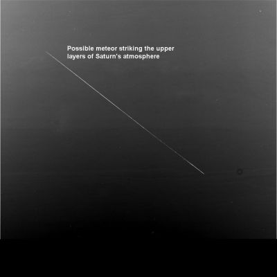Incredible "Meteor" (?) strikes the upper layers of Saturn's atmosphere (context image)
Un frame, questa volta davvero incredibile (inserire Saturn-N00063521-00) e, riteniamo, di straordinario valore, ci arriva - in data 7 Luglio 2006 - dallo Spazio di Saturno per mostrare un lungo "streak in the sky": una Scia Luminosa che attraversa quasi la totalità del campo visivo di una delle fotocamere poste a bordo della Sonda Cassini.
Circa due anni fa, avevamo già rilevato uno "streak" similare il quale, in due frames Cassini consecutivi, aveva attraversato una modesta porzione del campo visivo di una delle telecamere della Sonda (ben visibili, sullo sfondo dell'immagine ed oltre alla Striscia Luminosa, anche alcune stelle ed i segni del transito di qualche raggio cosmico. 
Oggi, 7 Luglio 2006, lo streak è diverso: questa volta non si tratta di una luce fissa in (lento?) movimento nello spazio; adesso lo streak, come potrete meglio valutare Voi stessi nei detail magnifications di cui ai frames 2 e 3, appare diretto verso le profondità di Saturno - il frame Cassini originale, infatti, raffigura il lato notturno del Gigante Anellato.

Di che cosa si può trattare? 

Questa volta, dopo aver esperito le analisi del caso, abbiamo una teoria.

Parole chiave: Highly Controversial Frame - Cassini Series