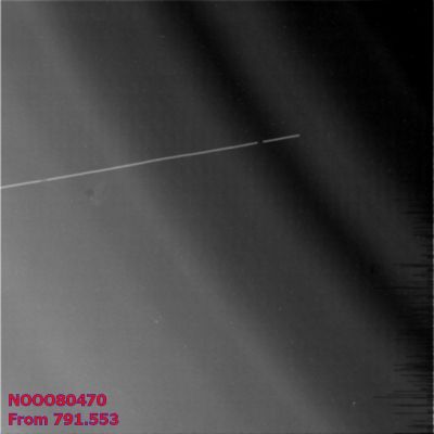 Shooting Star or Alien Spaceship in-transit? (2)
Caption NASA frame (1): "N00080469.jpg was taken on April 07, 2007 and received on Earth April 07, 2007. The camera was pointing toward SATURN-RINGS at approximately 793,230 kilometers away, and the image was taken using the CL1 and GRN filters. This image has not been validated or calibrated". 

Caption NASA frame (2): "N00080470.jpg was taken on April 07, 2007 and received on Earth April 07, 2007. The camera was pointing toward SATURN-RINGS at approximately 791,533 kilometers away, and the image was taken using the BL1 and CL2 filters. This image has not been validated or calibrated". 
Parole chiave: Saturn - Upper Atmosphere - Highly Controversial Frame