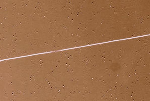 Shooting Star or Alien Spaceship in-transit? (extra detail mgnf)
Nota: frame ORIGINALE NASA, colorizzato da Lunexit MA NON DIGITALMENTE RIPULITO.
Parole chiave: Saturn - Upper Atmosphere - Highly Controversial Frame