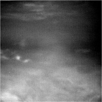 Turbulence (4)
Caption NASA:"W00016810.jpg was taken on August 16, 2006 and received on Earth August 18, 2006. The camera was pointing toward Saturn that, at the time, was approximately 191.791 Km away.
This image was taken using the CB2 and CL2 filters".
Parole chiave: Saturn - Upper Atmosphere