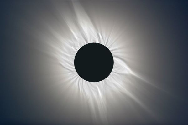 The 2006 Total Solar Eclipse: the Solar Corona
Da "NASA - Picture of the Day", del 7 Aprile 2006:"During a total Solar Eclipse, the Sun's extensive outer atmosphere (or Corona) is an awesome and inspirational sight. The subtle shades and shimmering features of the corona that engage the eye span a brightness range of over 10.000 to 1, making them notoriously difficult to capture in a single picture. But this composite of 33 digital images ranging in exposure time from 1/8000 to 1/5th of second comes very close to revealing the crown of the Sun in all its glory. The telescopic views were recorded from Side, Turkey, during the March 29, 2006, Solar Eclipse, a geocentric celestial event that was widely seen under nearly ideal conditions. 
The composite also captures a pinkish prominence extending just beyond the upper edge of the eclipsed Sun".
Parole chiave: The Sun - Amatorial Pictures