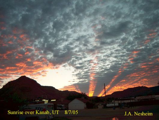 Crepuscular Rays Over Utah
Da "NASA - Picture of the Day", del 31 Agosto 2005:"What could cause such rays of dark? Dark sky rays were caught in spectacular fashion earlier this month above Utah, USA. The cause is something surprisingly familiar: shadows. Clouds near the horizon can block sunlight from reflecting off air, making columns outward from the Sun appear unusually dark. Cloud shadows can be thought of the complement of the more commonly highlighted crepuscular rays, also visible above, where sunlight pours though cloud holes. Sometimes, on the opposite side of the sky, anticrepuscular rays can also be seen".
Parole chiave: Artistic Pictures