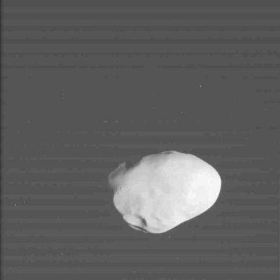 Telesto
Original caption:"N00041291.jpg was taken on October 11, 2005 and received on Earth October 12, 2005. The camera was pointing toward TELESTO at approximately 12,230 kilometers away, and the image was taken using the CL1 and CL2 filters. This image has not been validated or calibrated".

Nota: ricordate il discusso Fly-By di Hyperion durante il quale questa piccola luna rimaneva completamente immobile durante l'avvicinamento di Cassini (vedi "Hyperion", di A. Feltri e P. C. Fienga su NEXUS)? Notate ora come Telesto, invece, cambi VISIBILMENTE posizione tra un frame e l'altro. Sarà perchè Telesto ruota su sè stesso molto più rapidamente di Hyperion o forse perchè Cassini ha diminuito la sua velocità di crociera? 
O magari perchè queste immagini sono genuine e quelle del Fly-By di Hyperion non lo erano?...

Voi che dite?
Parole chiave: Saturn's Moons - Telesto