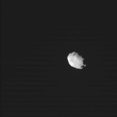 Telesto
Original caption:"N00047273.jpg was taken on December 25, 2005 and received on Earth December 26, 2005. The camera was pointing toward TELESTO that, at the time, was approximately 21.404 kilometers away, and the image was taken using the CL1 and CL2 filters".

Nota: secondo Voi è il movimento della Sonda rispetto a Cassini che ha determinato il repentino cambio di posizione di Telesto in questi due frames, oppure Telesto è un'altra - vera, questa volta! - "Tumbling Moon" (al pari - presunto - di Hyperion)?!?
Parole chiave: Saturn's Moons - Telesto