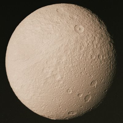 Tethis from Voyager 2
Tethys Data and Statistics:
Discovered by = Giovanni Domenico Cassini  
Date of discovery = 1684  
Mass (kg) = 7.55e+20  
Mass (Earth = 1) = 1.2634e-04  
Equatorial radius = 530 Km
Equatorial radius (Earth = 1) = 8.3098e-02  
Mean density (gm/cm^3) = 1,21  
Mean distance from Saturn = 294.660 Km
Rotational period (days) = 1,887802  
Orbital period (days) = 1,887802  
Mean orbital velocity (km/sec) = 11,36  
Orbital inclination = 1.09°
Escape velocity (km/sec) = 0,436  
Visual geometric albedo = 0,9  
Magnitude (Vo) = 10,2  
Mean surface temperature = -187°C  
Parole chiave: Saturn's Moons - Tethis