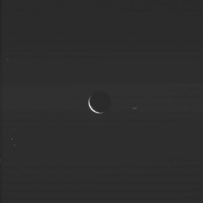 Bright Tethys and "Dark" Janus (2)
Caption originale:"N00063453.jpg was taken on July 04, 2006 and received on Earth July 04, 2006. The camera was pointing toward Tethys that, at the time, was approximately 1.577.917 Km away. The image was taken using the CL1 and CL2 filters".
Parole chiave: Saturn's Moons - Tethys and Janus
