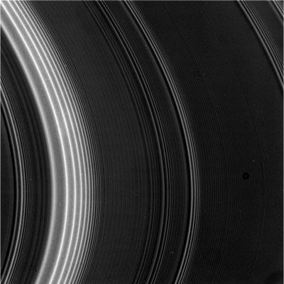 The Rings from app.x 140.000 Km
nessun commento
Parole chiave: Saturn's Rings
