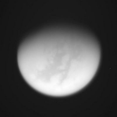 Titan from about 209.000 Km (FlyBy n. 6)
Original caption:"This is one of the first images returned from T6, such as  the sixth Titan flyby. The image (W00010189.jpg) was taken on August 21, 2005 and received on Earth August 23, 2005. The camera was pointing toward Titan (approx. 209.379 Km away) and the image was taken using the CB3 and IRP90 filters. (...)".
Parole chiave: Saturn's Moons - Titan