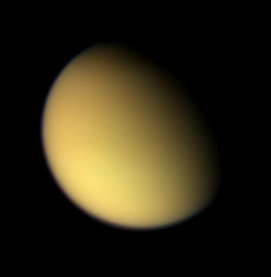 Titan, from about 213.000 Km (natural colors)
As Cassini approached Titan on Aug. 21, 2005, it captured this natural color view of the moon's orange (nota: veramente, a parte i nostri occhi - che, come tutti sanno, possono sbagliare -, il software che utilizziamo per valutare la densità cromatica dei frames NASA che pubblichiamo e che ci permette altresì di identificare i 'colori maggiori' che sono presenti in essi ci dice che il colore dominante è il "giallo"...), global smog. Titan's hazy atmosphere was frustrating to NASA Voyager scientists during the first tantalizing Titan flybys 25 years ago, but now Titan's surface is being revealed by Cassini with startling clarity (...). 
Images taken with the wide-angle camera using red, green and blue spectral filters were combined to create this color view. The images were acquired at a distance of approximately 213.000 Km from Titan and at a Sun-Titan-spacecraft, or phase, angle of 55°. Resolution in the image is about 13 Km per pixel.
Parole chiave: Saturn's Moons - Titan
