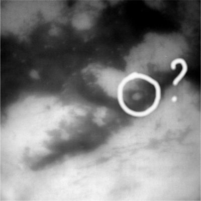 Hidden Land, strange "clouds"...
Original caption:"W00012609.jpg was taken on December 26, 2005 and received on Earth December 27, 2005. The camera was pointing toward TITAN at approximately 38,016 kilometers away, and the image was taken using the CB3 and CL2 filters. This image has not been validated or calibrated".
Parole chiave: Saturn's Moons - Titan