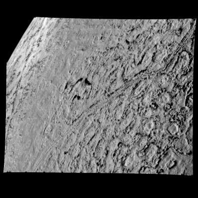 Triton's Northern Hemisphere in HR
Caption NASA originale:"This is one of the most detailed views of the surface of Triton taken by Voyager 2 on its flyby of the large satellite of Neptune early in the morning of Aug. 25, 1989. The picture was stored on the tape recorder and relayed to Earth later. Taken from a distance of only 40.000 Km (25.000 mi), the frame is about 220 Km (140 miles) across and shows details as small as 750 meters (0.5 miles). Most of the area is covered by a peculiar landscape of roughly circular depressions separated by rugged ridges. This type of terrain, which covers large tracts of Triton's Northern Hemisphere, is unlike anything seen elsewhere in the Solar System. The depressions are probably not impact craters: they are too similar in size and too regularly spaced. Their origin is still unknown, but may involve local melting and collapse of the icy surface. A conspicuous set of grooves and ridges cuts across the landscape, indicating fracturing and deformation of Triton's surface. The rarity of impact craters suggests a young surface by solar system standards, probably less than a few billion years old".
Parole chiave: Neptune's Moons - Triton