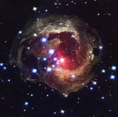 V-838 Monocerotis: a young "Binary System"
"...Animo cupienti nihil satis festinatur..."

(Sallustio)

"...Nulla viene conseguito abbastanza in fretta per colui che desidera con tutto sè stesso..."
Parole chiave: Hubble Images