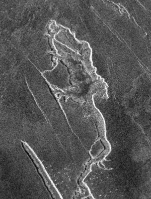 Magellan Probe: radio image of Ammavaru Volcano & surroundings
Gli scopi di Magellano consistevano, sommariamente, nella tracciatura di un modello relativo all'interno di Venere, nonchè nell'effettuazione di una serie di osservazioni di supporto allo studio della tettonica di Venere, nonchè delle sue vere e proprie forme esteriori, ivi inclusi i processi di superficie susseguenti ad impatti, erosioni, depositi ed altre reazioni chimiche.
Parole chiave: Naked Venus