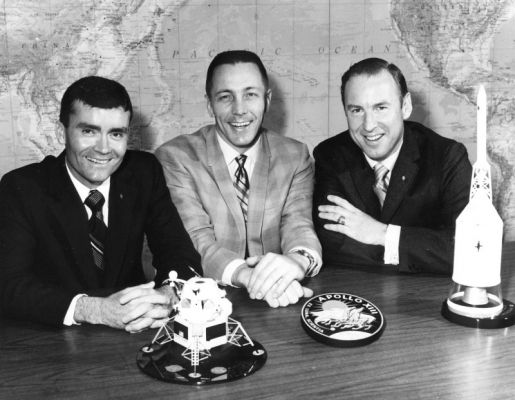 The Men of Apollo 13
Da Sn: Haise, Swigert e Lovell
Parole chiave: Postcards