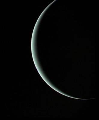 Farewell Uranus... (2)
Caption NASA originale:"This view of Uranus was recorded by Voyager 2 on Jan 25, 1986, as the spacecraft left the planet behind and set forth on the cruise to Neptune. Voyager was 1 MKM (about 600.000 miles) from Uranus when it acquired this wide-angle view. The picture - a color composite of blue, green and orange frames - has a resolution of 140 Km (90 mi) per pixel". 
Parole chiave: Uranus