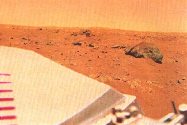 Color snap-shots from Viking 1 (4)
nessun commento
Parole chiave: Martian Horizon - natural colors?