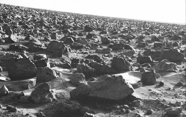 Horizon (3)
Commenti originali:"The following frames are 2 views of the same area in front of the spacecraft looking toward the North to Northeast, both taken with camera 2 but at different times of day. Linear accumulations of fine grained sediment have planar surfaces that are sharply delineated by shadow and reflected light. The small pyramidal rock in the lower left is a good example of a ventifact, a rock with multiple facets eroded by the wind".
Parole chiave: Mars Panorama - Mars rocks, sand and debris