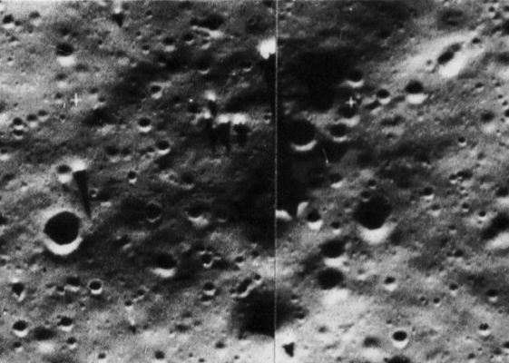 LO2-61H3 - The "Blair Cuspids"
...(visibili solo dall'alto) che, sulla Terra, chiamiamo "Piste di Nazca". Insomma: il Dr Blair ipotizzò l'origine NON naturale di questa serie di "protuberanze". Sebbene la costruzione teorica di Blair venne - ovviamente... - smentita dalla maggior parte degli Studiosi che si erano interessati al problema, le ricerche sulle "Cuspidi" non si fermarono. Col tempo si arrivò anche a stabilire (ricorrendo alla digitalizzazione ed alla successiva elaborazione in computer-grafica delle immagini...
Parole chiave: Controversial - Moon surface anomalous features