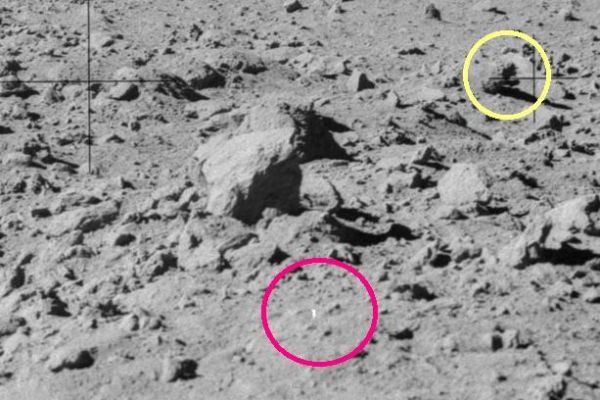AS 15-82-11089 (HR) - Impossible Shadow and Photoartifact
Cerchiatura Gialla: una pseudo-roccia Lunare (dalla forma più inquietante che bizzarra...) proietta un'ombra lunghissima e, a nostro avviso, anche totalmente incongrua rispetto alla sua sagoma.

Cerchiatura Fucsia: photoartifact causato (probabilmente) da un difetto della pellicola originale.
Parole chiave: Lunar Surface - Controversial