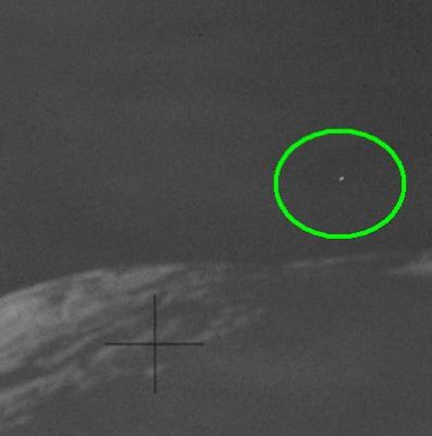 AS 17-136-20729 (HR) - Fast Moving Object?!?
Oggetto indefinibile, ma con forti punti di contatto rispetto al possibile Fast Moving Object (F.M.O.) del frame AS 136-20793.
Parole chiave: Highly Controversial Frame - Apollo Series