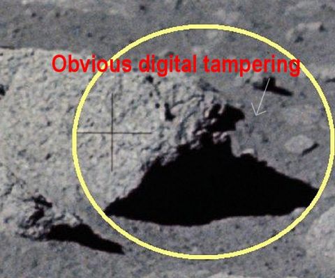 AS 17-145-22157 - Nice picture, but bad "patchwork" (detail mgnf)
nessun ulteriore commento
Parole chiave: Lunar Surface - Extremely Unusual Surface Feature - Possible Tampering