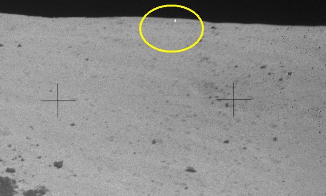 AS 16-106-17336 (Station 11) - Bright object (?) over the Hill (Detail Magnification)
Ed ecco il bel detail mgnf realizzato dal Dr Barca che evidenzia la forma squadrata (rettangolare) della possibile Anomalìa di Superficie. 
Parole chiave: Lunar Surface - Controversial