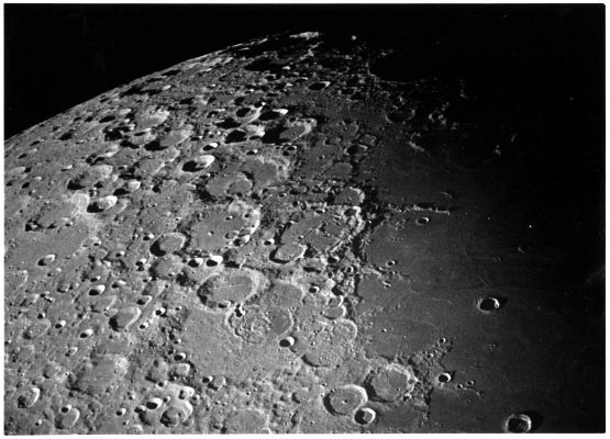The surface of the Moon, from ZOND-7 (2)
nessun commento
Parole chiave: The Moon from orbit