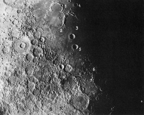 The surface of the Moon, from ZOND-7 (3)
nessun commento
Parole chiave: The Moon from orbit