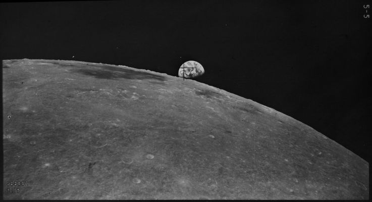 Lunar Limb and setting Earth, from ZOND-8 (1)
nessun commento
Parole chiave: The Earth from Space