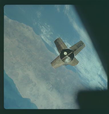 AS 07-03-1528 - Space Training
Parole chiave: Spacecrafts - Apollo 7