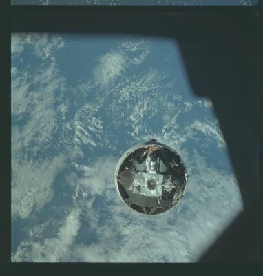 AS 09-19-2923 - The Lunar Module in its "Nest"...
nessun commento
Parole chiave: Spacecrafts - Apollo 9