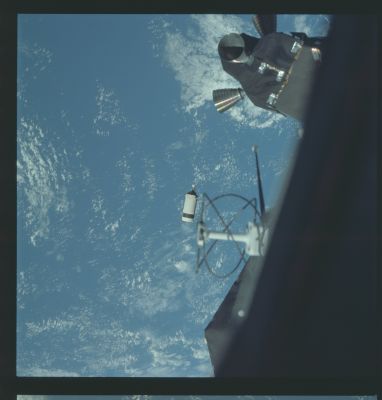AS 09-19-2942 - Lookin' down...
nessun commento
Parole chiave: Spacecrafts - Apollo 9