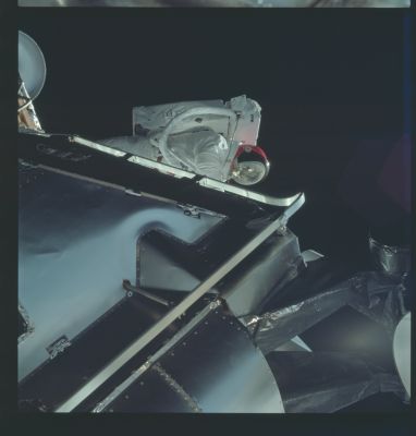 AS 09-19-2981 - E.V.A.
nessun commento
Parole chiave: E.V.A. - Apollo 9