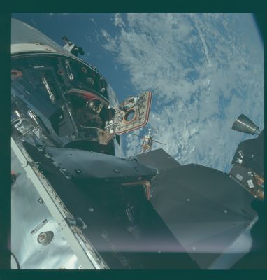 AS 09-20-3070 - Hatch opened!
nessun commento
Parole chiave: Spacecrafts - Apollo 9