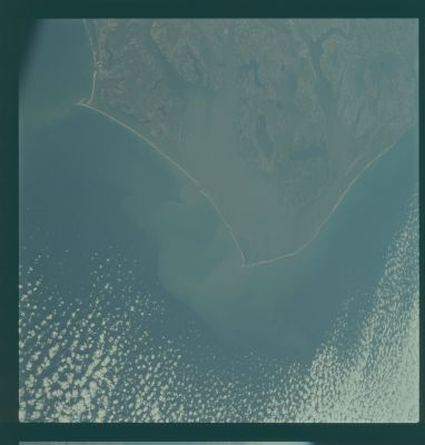 AS 09-20-3128 - Coast-line with a Sea of Clouds (1)
nessun commento
Parole chiave: The Earth from orbit