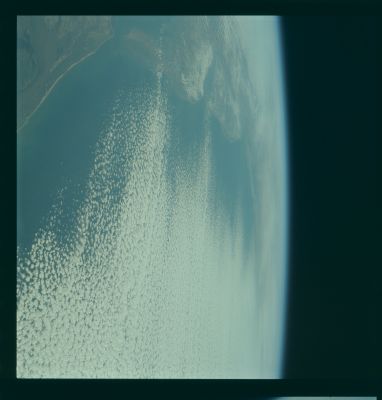 AS 09-20-3129 - Coast-line with a Sea of Clouds (2)
nessun commento
Parole chiave: The Earth from orbit