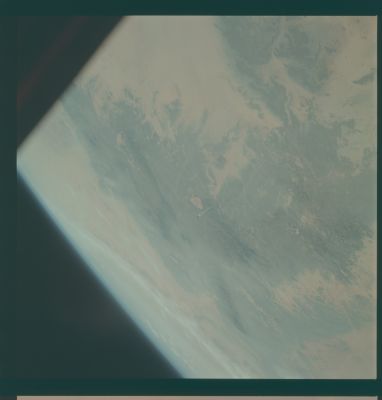 AS 09-23-3531 - Mars-like Earth
nessun commento
Parole chiave: The Earth from orbit