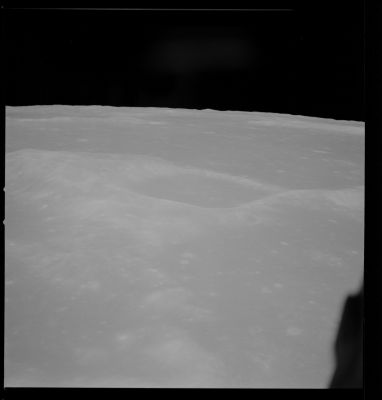 AS 10-29-4241 - Lunar Limb
nessun commento
Parole chiave: The Moon from orbit - Limb