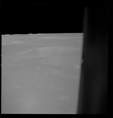 AS 10-29-4263 - Lunar Limb
nessun commento
Parole chiave: The Moon from orbit - Limb