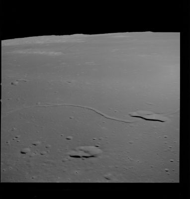 AS 10-29-4299 - Lunar Limb
nessun commento
Parole chiave: The Moon from orbit - Limb