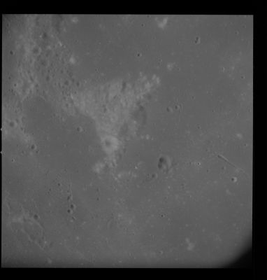 AS 10-31-4521 - Lunar "White Triangle"
nessun commento
Parole chiave: The Moon from orbit