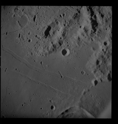 AS 10-31-4541 - Lunar "Freeways"...
nessun commento
Parole chiave: The Moon from orbit
