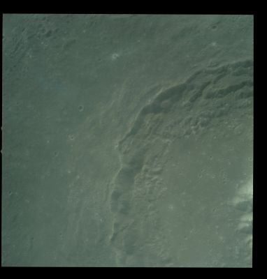 AS 12-51-7467 - Flying over Theophilus Crater (2)
nessun commento
Parole chiave: The Moon from orbit - Crater Theophilus