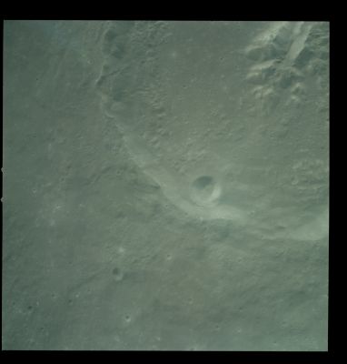 AS 12-51-7469 - Flying over Theophilus Crater (4)
nessun commento
Parole chiave: The Moon from orbit - Crater Theophilus