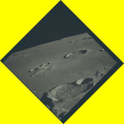 AS 12-51-7477 - Craterland (approaching the "Davy Chain")
nessun commento
Parole chiave: The Moon from orbit - Craters