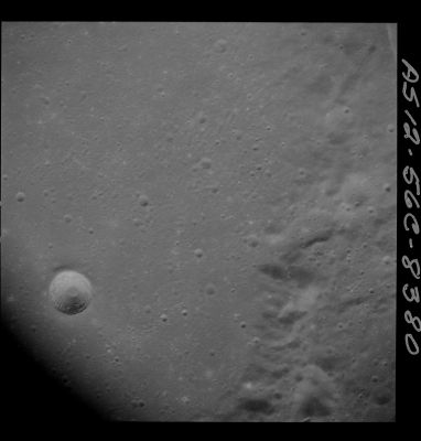 AS 12-56C-8380 - Highlands & Craters
Image Collection:  70mm Hasselblad 
Mission:  Apollo 12 
Magazine:  56C 
Magazine Letter:  CC 
Film Width:  70 mm 
Film Color:  black & white 
Feature(s):  Descartes, Lalande, McClure and Teophilus

Parole chiave: The Moon from orbit - Highlands&Craters