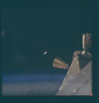 AS 13-61-8867 - The Blue Marble...
nessun commento
Parole chiave: Postcard from Space