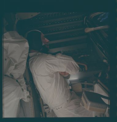 AS 13-62-8990 - Please, leave me alone...
nessun commento
Parole chiave: Astronauts