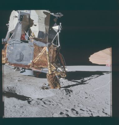 AS 14-66-9255 - The (fragile-looking) Lunar Module
nessun commento
Parole chiave: The Lunar Module