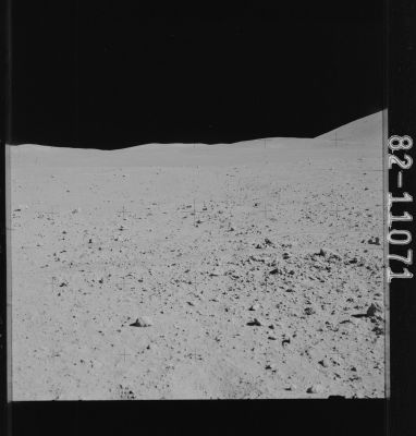 AS 15-82-11071 - Looking to the North
nessun commento
Parole chiave: Lunar Panorama